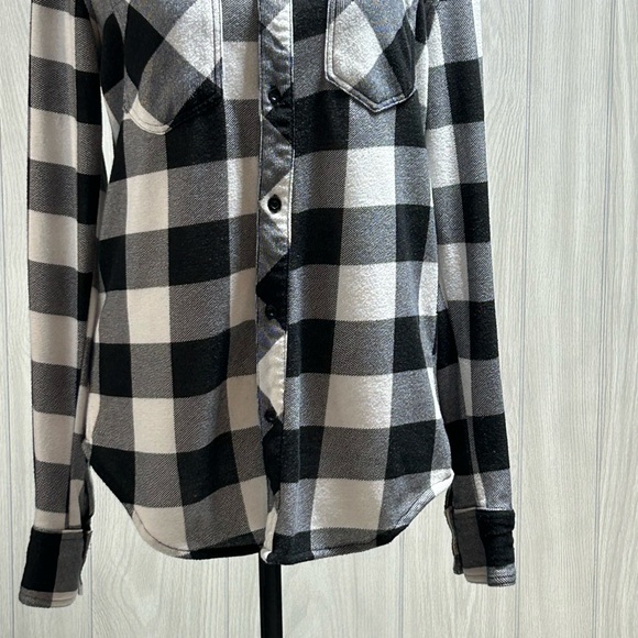 Carbon flannel long sleeve button down top size small - Picture 2 of 12